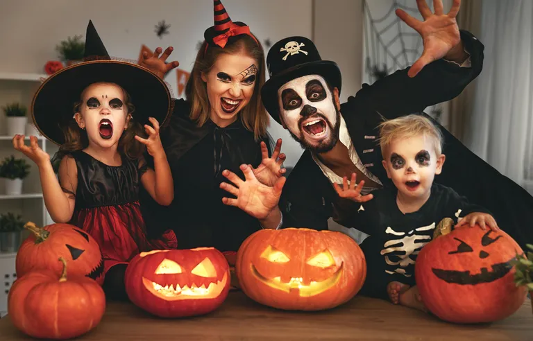 Halloween Soldes Magasin -Halloween Soldes Magasin 768x492 choisir voici comparatif meilleurs deguisements halloween